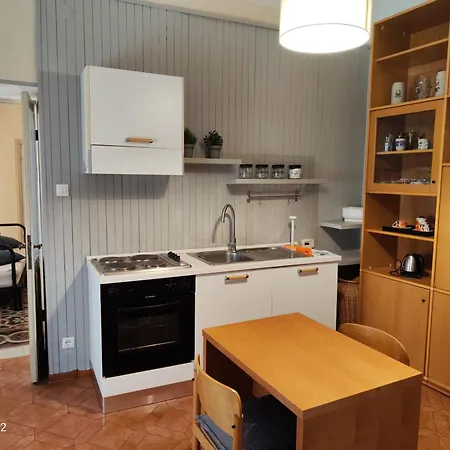 Sotto La Torre - Under The Tower